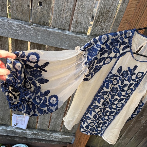 Sundance Luiza Silk Sheer Embroidered Blouson Sleeve Top In Beige /Navy Sz XS - Picture 5 of 15